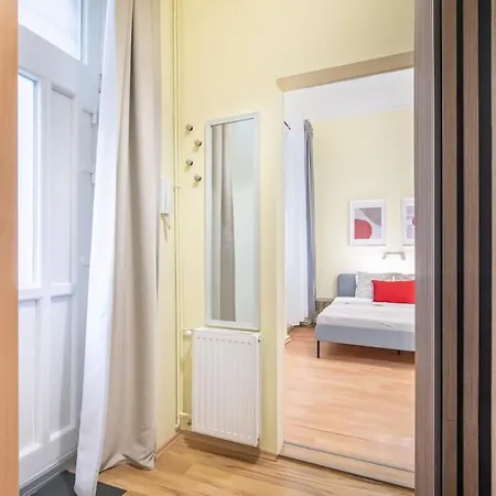 - New - Aircon - Comfy 부다페스트