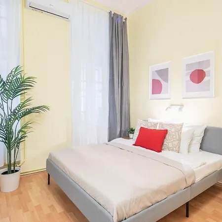 - New - Aircon - Comfy 부다페스트