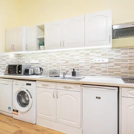 - New - Aircon - Comfy Appartement