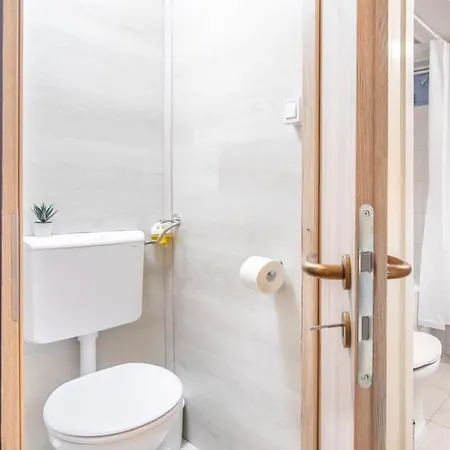 - New - Aircon - Comfy Apartament *