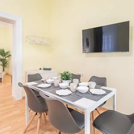 - New - Aircon - Comfy *