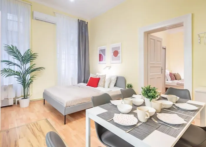 - New - Aircon - Comfy Apartamento